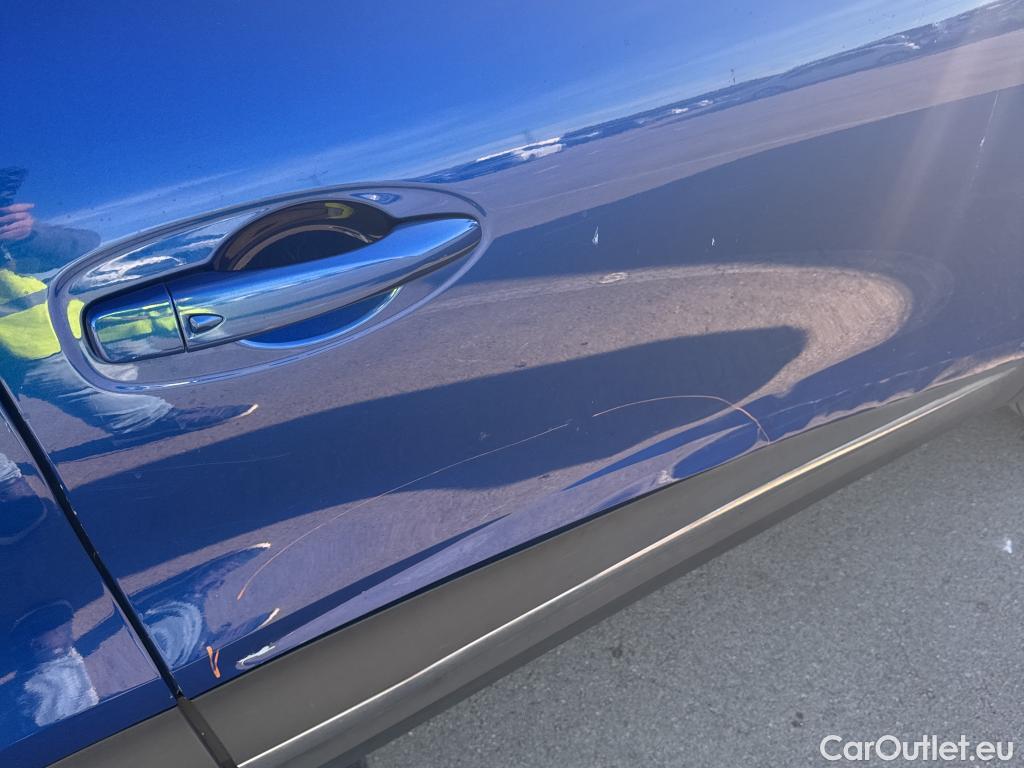  Renault  Kadjar RENAULT  / 2019 / 5P / crossover Intens Blue dCi 85kW (115CV) #6