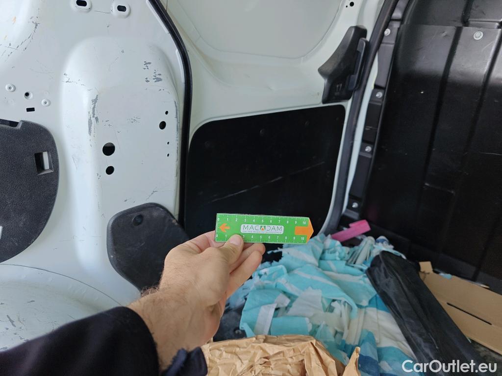  Dacia  Dokker DACIA  / 2013 / 4P / furgón derivado de turismo Van Essential Blue dCi 70kW (95CV) #48