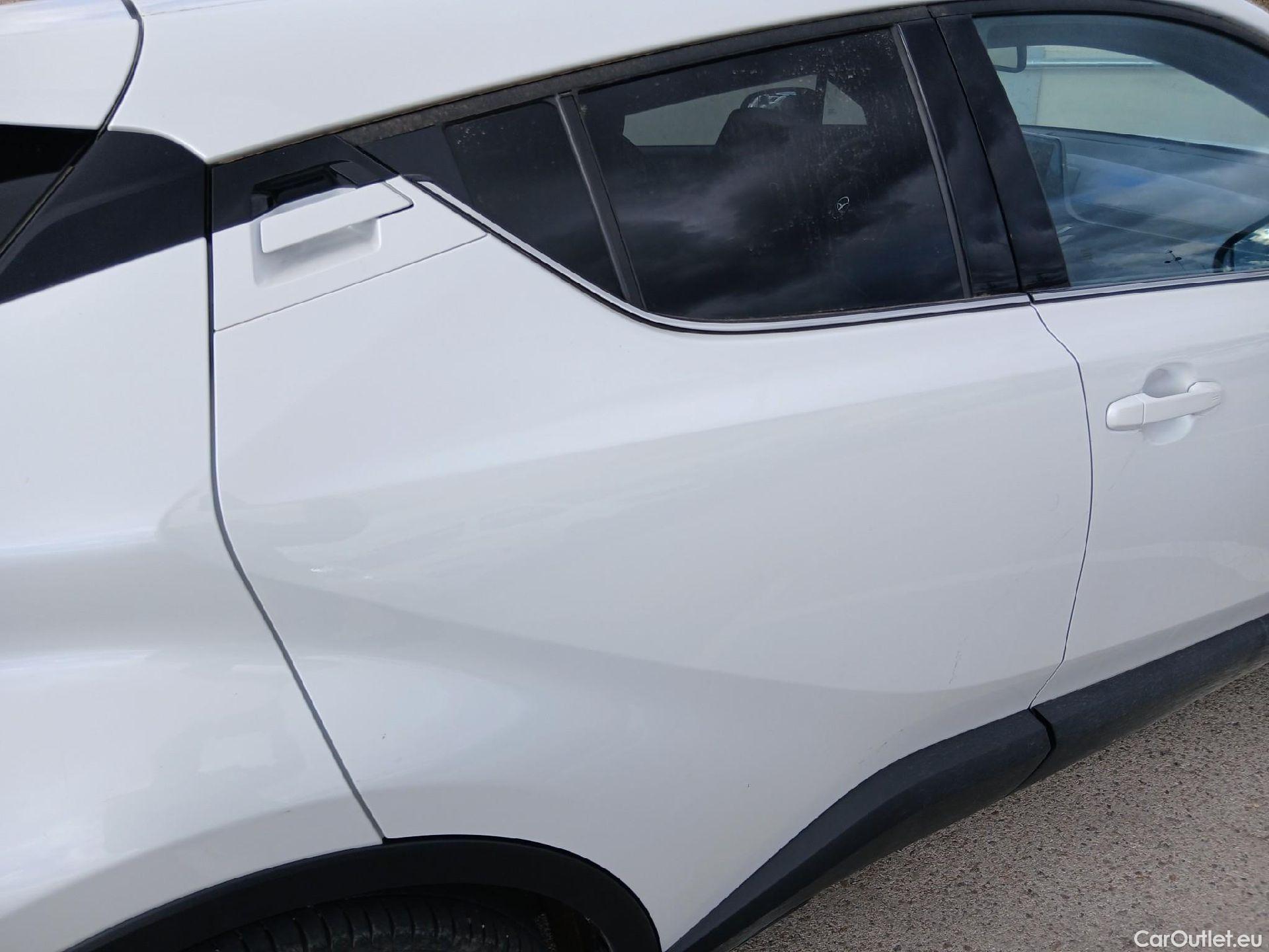  Toyota  C-HR TOYOTA  / 2019 / 5P / todoterreno 1.8 125H Advance #49