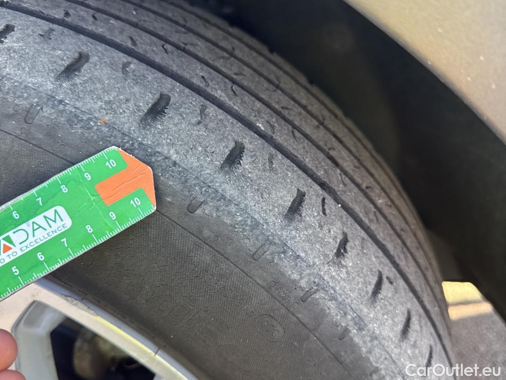  Renault  Kadjar RENAULT  / 2019 / 5P / crossover Intens Blue dCi 85kW (115CV) #14