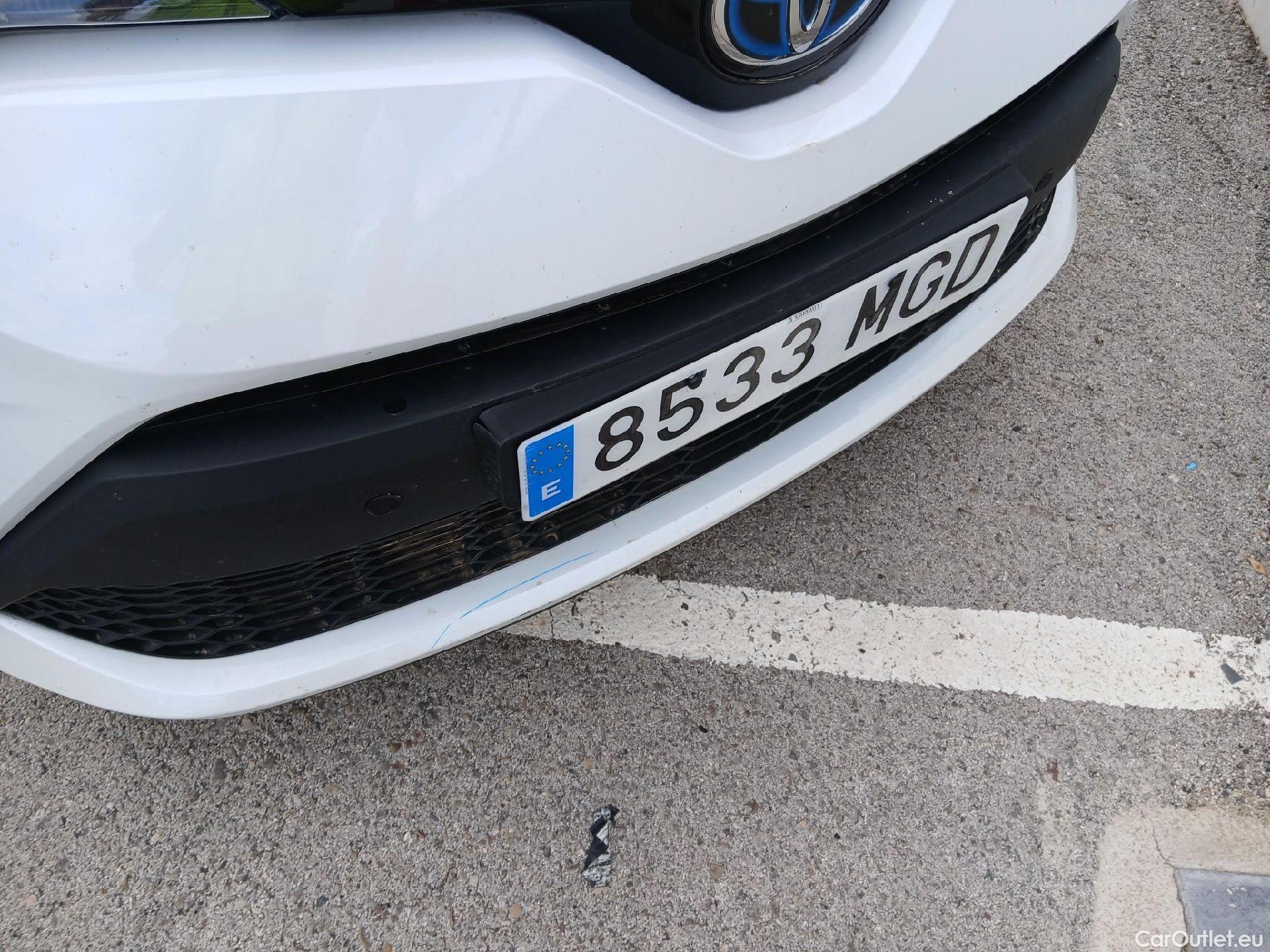  Toyota  C-HR TOYOTA  / 2019 / 5P / todoterreno 1.8 125H Advance #17