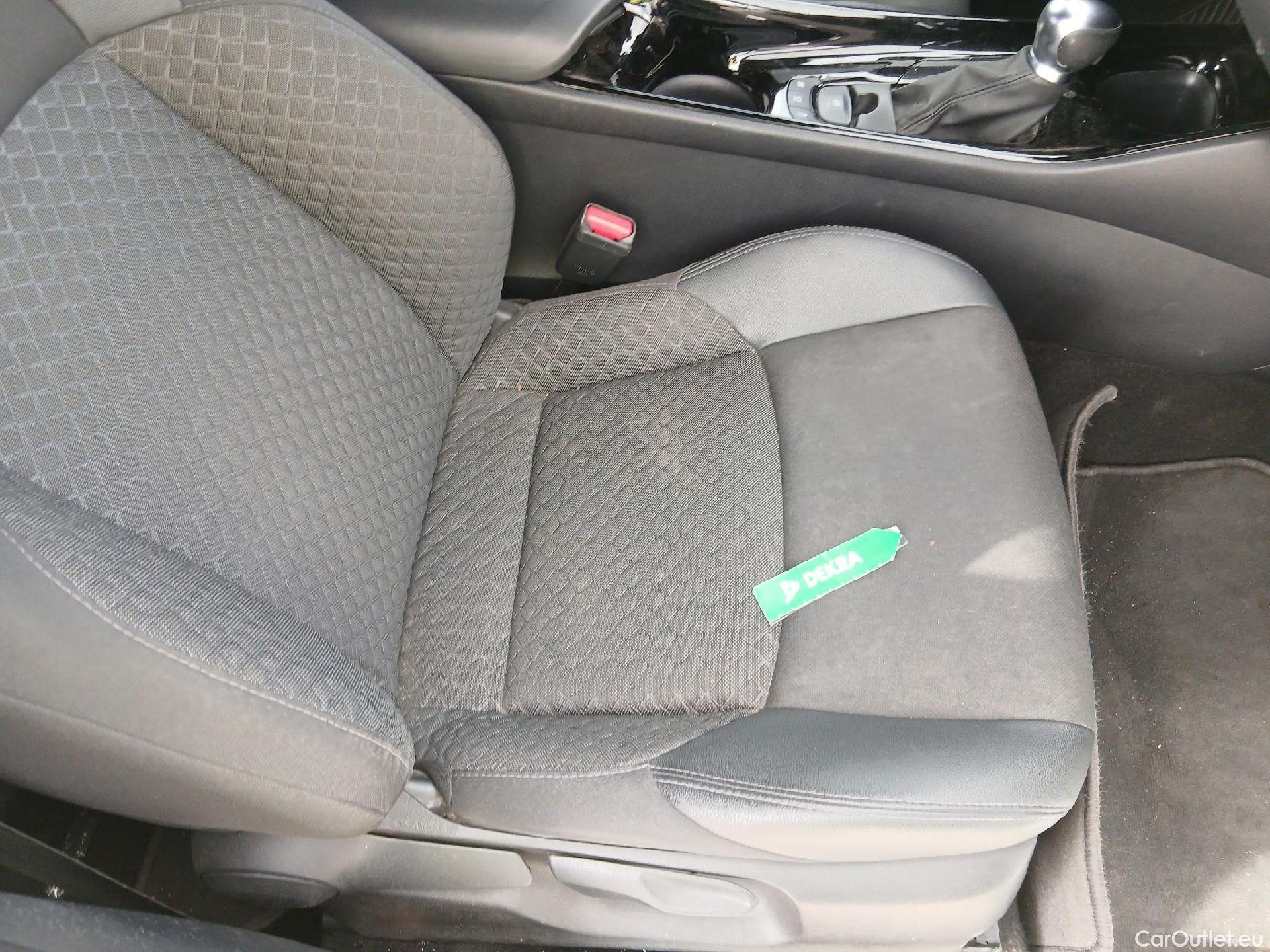  Toyota  C-HR TOYOTA  / 2019 / 5P / todoterreno 1.8 125H Advance #54