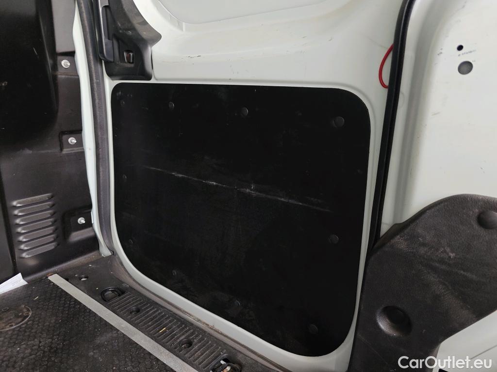  Dacia  Dokker DACIA  / 2013 / 4P / furgón derivado de turismo Van Essential Blue dCi 70kW (95CV) #47