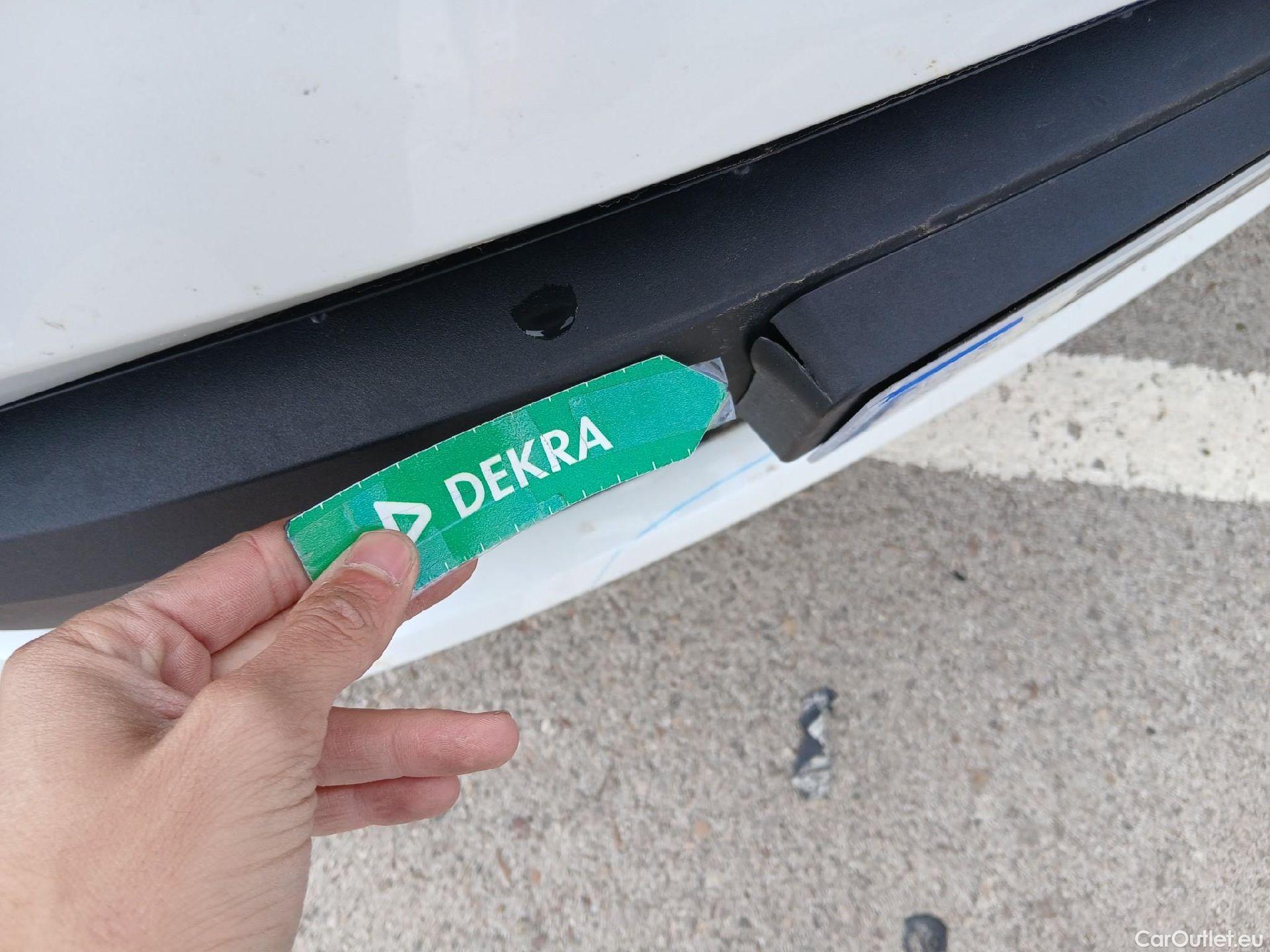  Toyota  C-HR TOYOTA  / 2019 / 5P / todoterreno 1.8 125H Advance #16