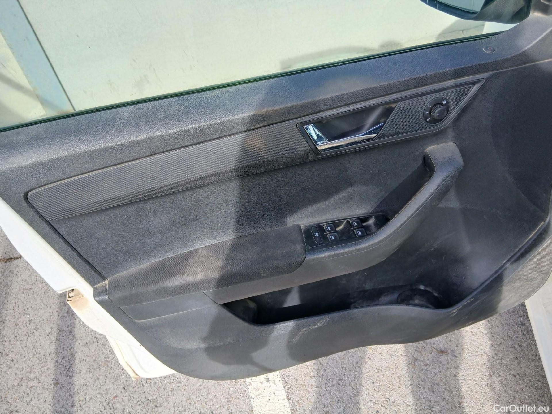  Skoda  Fabia SKODA  / 2018 / 5P / berlina con portón 1.0 TSI 81kW (110cv) Ambition Plus (CX) #5