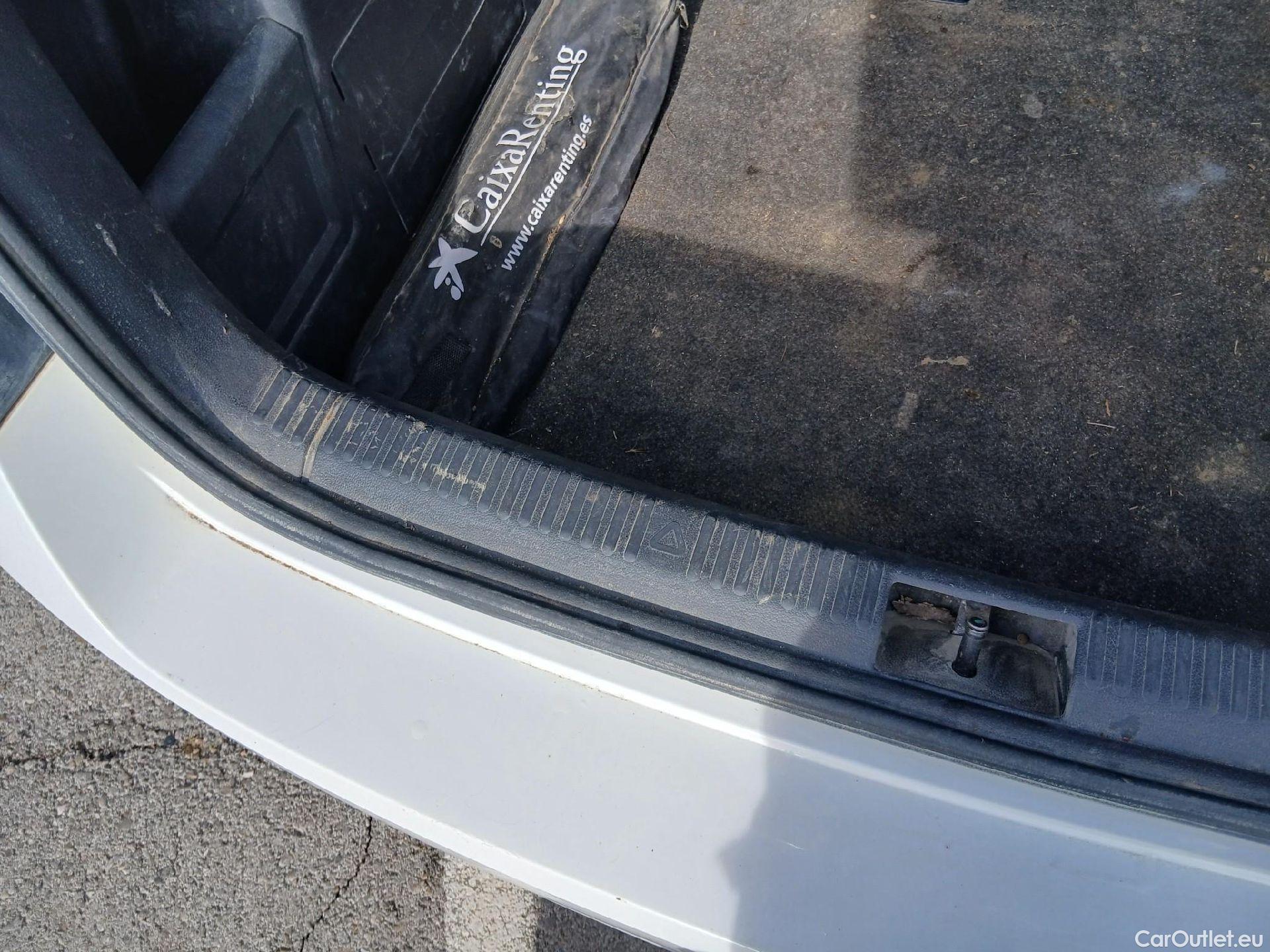  Skoda  Fabia SKODA  / 2018 / 5P / berlina con portón 1.0 TSI 81kW (110cv) Ambition Plus (CX) #17