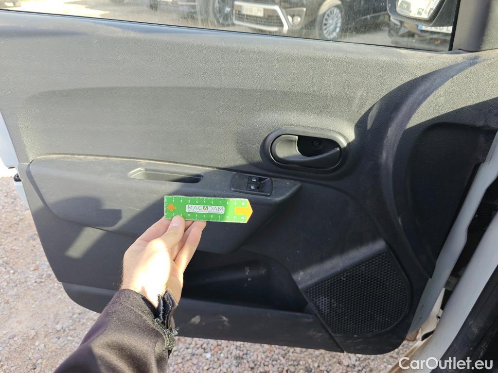  Dacia  Dokker DACIA  / 2013 / 4P / furgón derivado de turismo Van Essential Blue dCi 70kW (95CV) #31