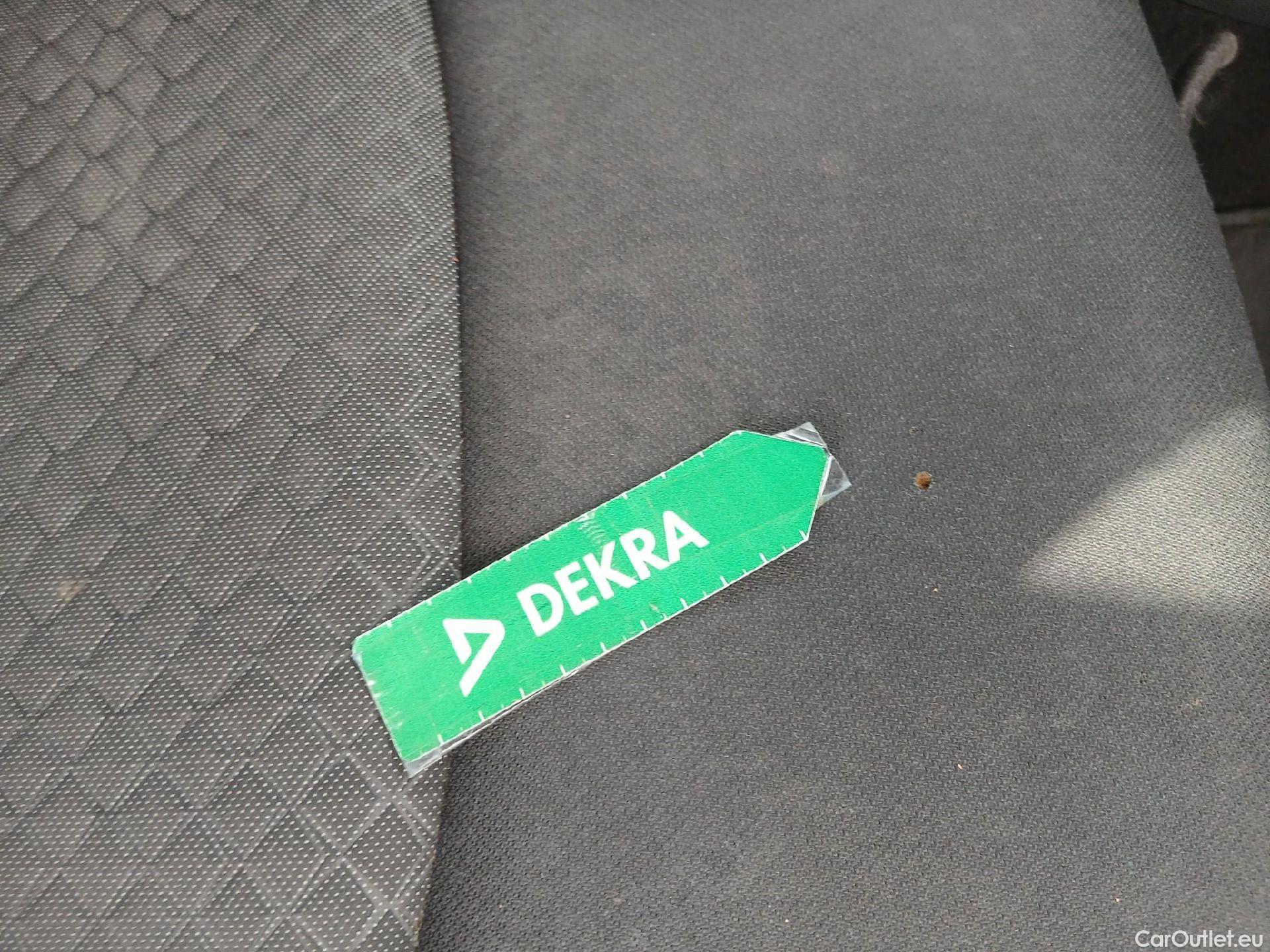  Toyota  C-HR TOYOTA  / 2019 / 5P / todoterreno 1.8 125H Advance #55