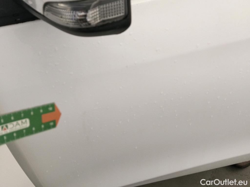  Toyota  Yaris TOYOTA  / 2017 / 5P / berlina con portón 1.5 100H Active #9