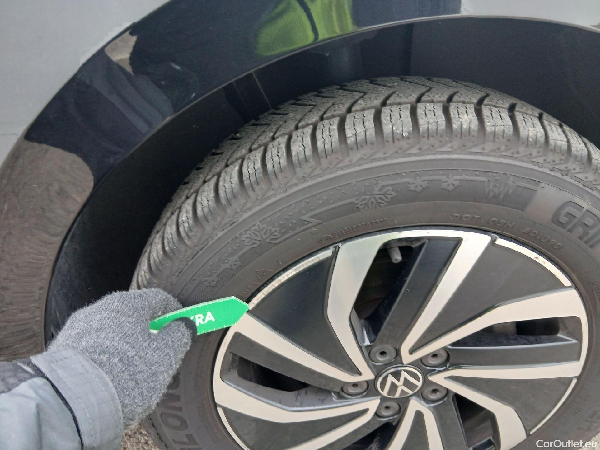  Volkswagen  Polo VOLKSWAGEN  / 2021 / 5P / berlina con portón Life 1.0 TSI 70kW (95CV) #24