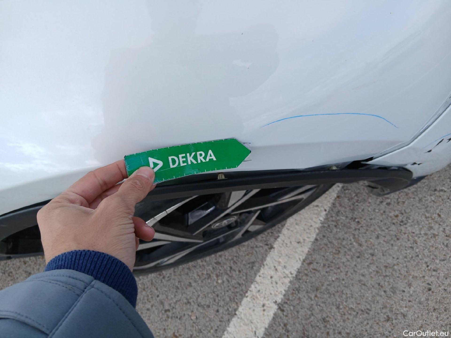  Toyota  C-HR TOYOTA  / 2019 / 5P / todoterreno 1.8 125H Advance #9