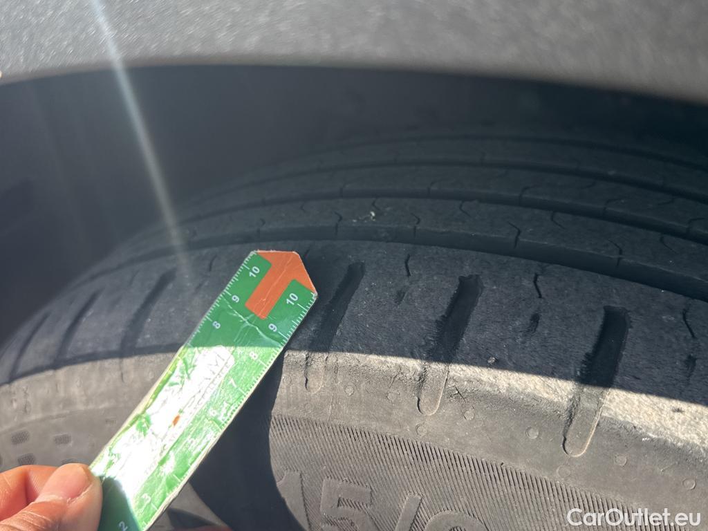  Renault  Kadjar RENAULT  / 2019 / 5P / crossover Intens Blue dCi 85kW (115CV) #16