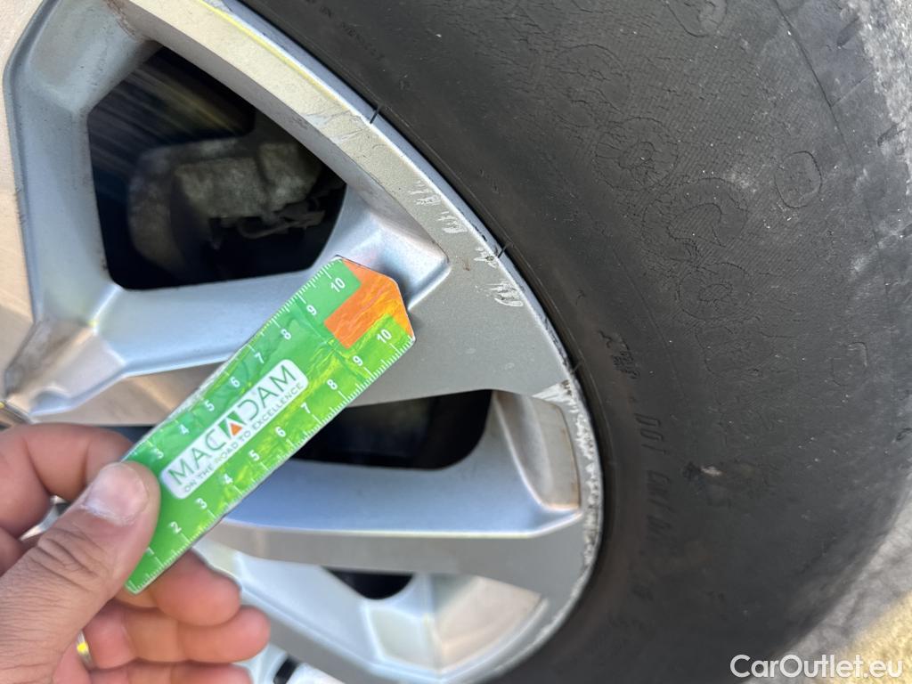  Renault  Kadjar RENAULT  / 2019 / 5P / crossover Intens Blue dCi 85kW (115CV) #38