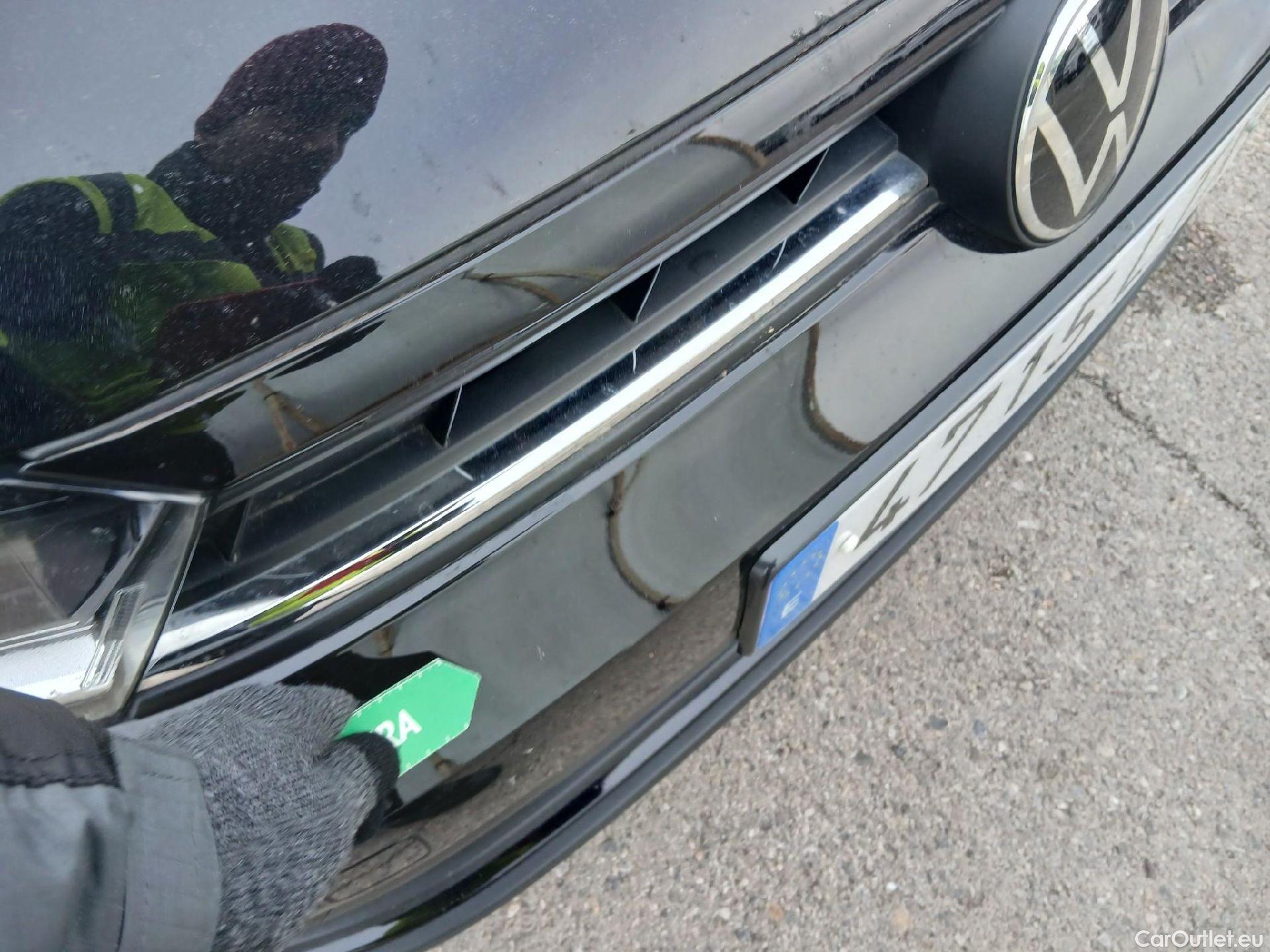  Volkswagen  Polo VOLKSWAGEN  / 2021 / 5P / berlina con portón Life 1.0 TSI 70kW (95CV) #1