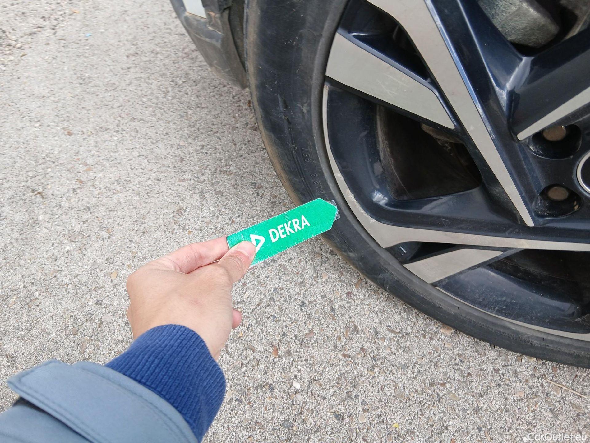  Toyota  C-HR TOYOTA  / 2019 / 5P / todoterreno 1.8 125H Advance #34