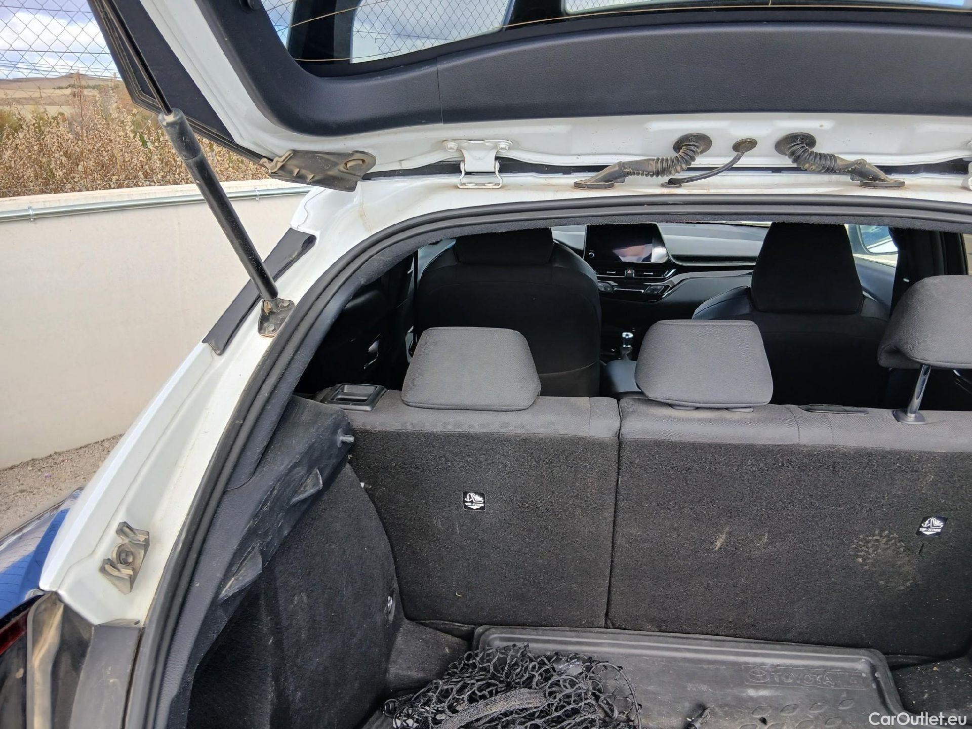  Toyota  C-HR TOYOTA  / 2019 / 5P / todoterreno 1.8 125H Advance #42