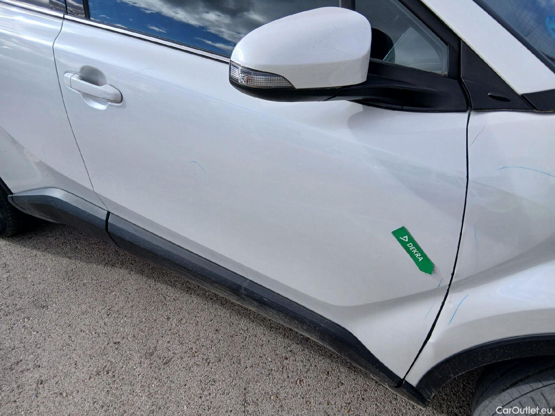  Toyota  C-HR TOYOTA  / 2019 / 5P / todoterreno 1.8 125H Advance #52