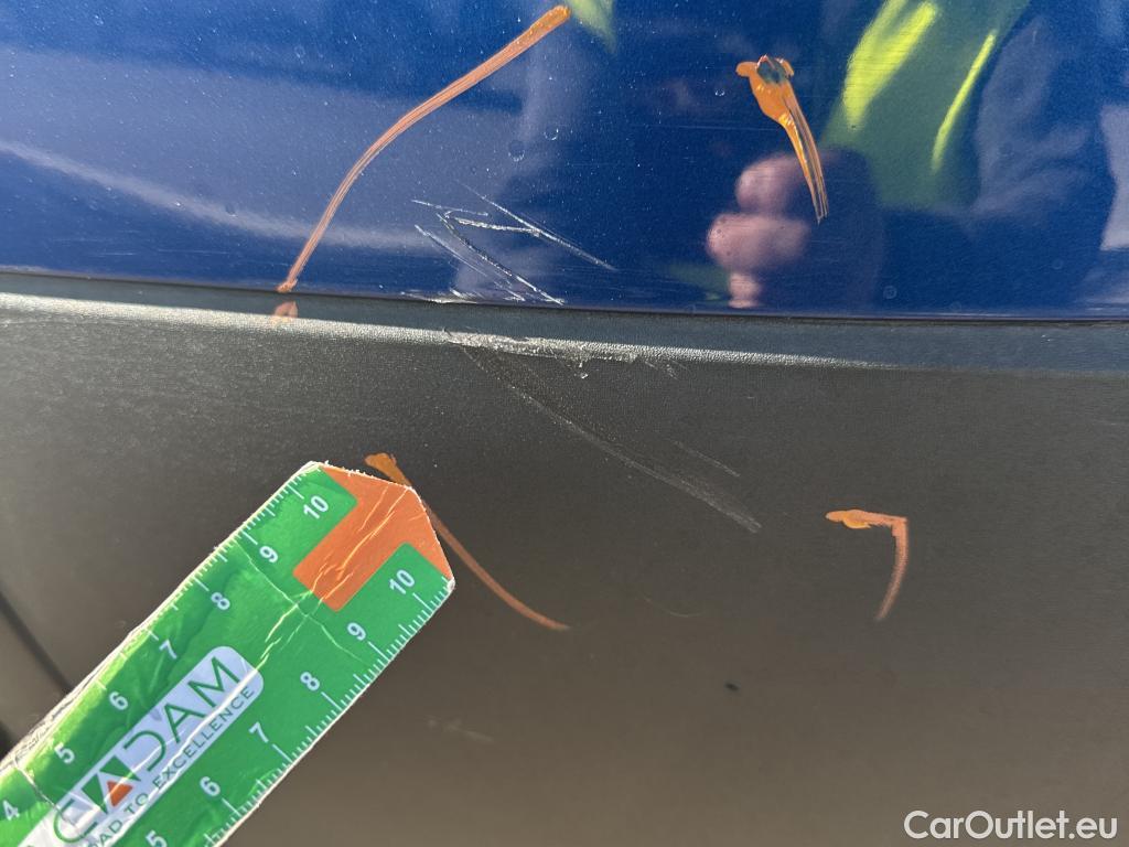  Renault  Kadjar RENAULT  / 2019 / 5P / crossover Intens Blue dCi 85kW (115CV) #46