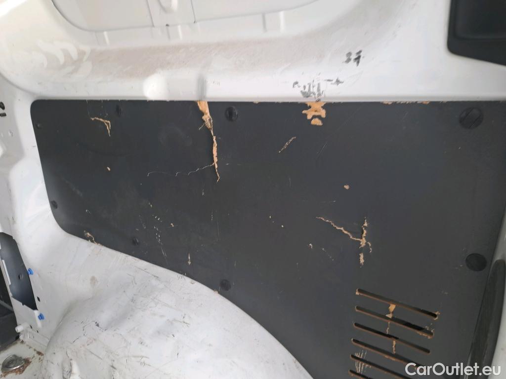  Peugeot  Expert PEUGEOT  / 2016 / 4P / furgón Furgón Premium 1.5 BlueHDi 100 Standard (AC) #38