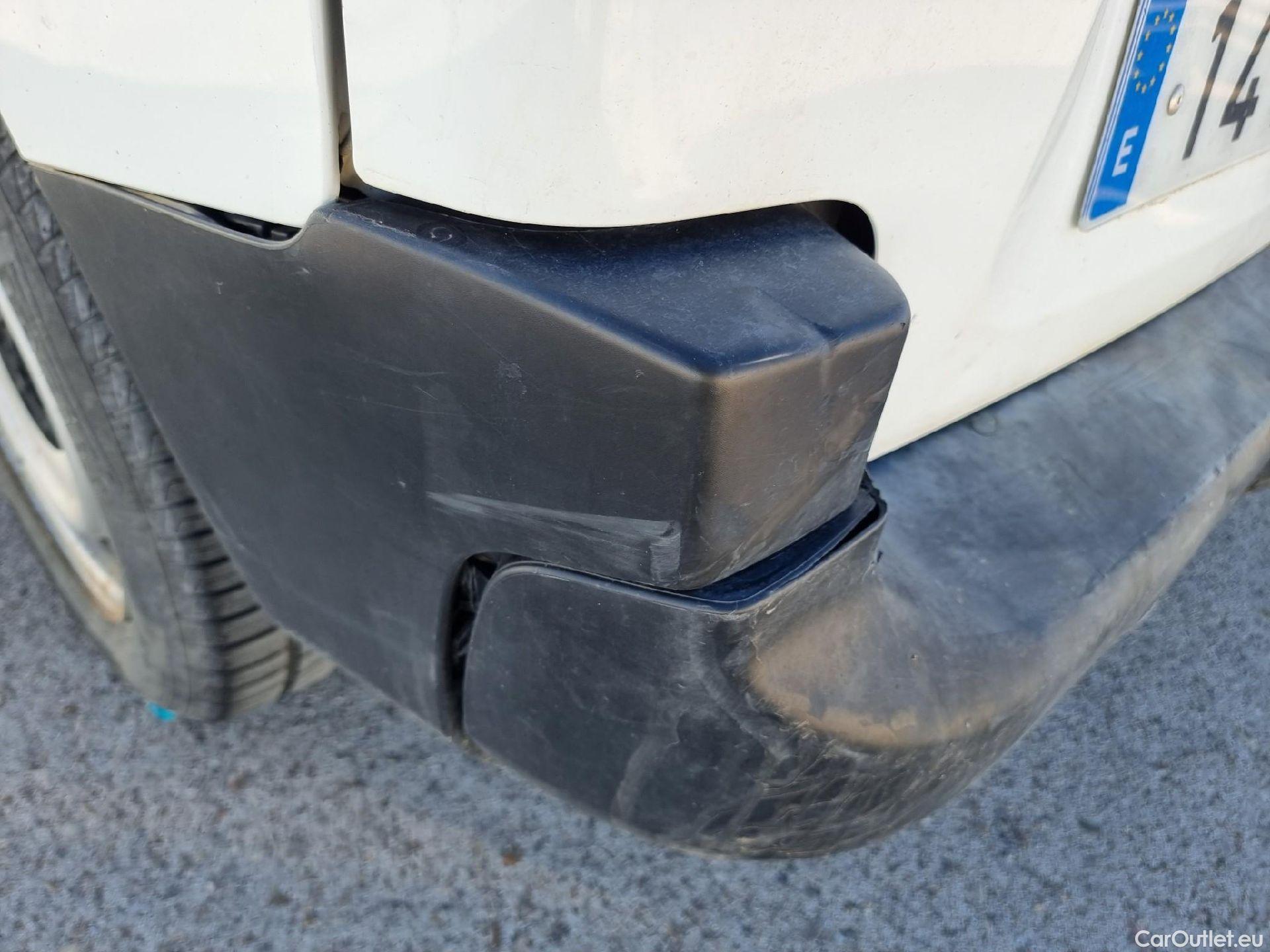  Peugeot  Partner PEUGEOT  / 2018 / 3P / furgón derivado de turismo Pro Standard 600kg BlueHDi 73kW (AC) #39