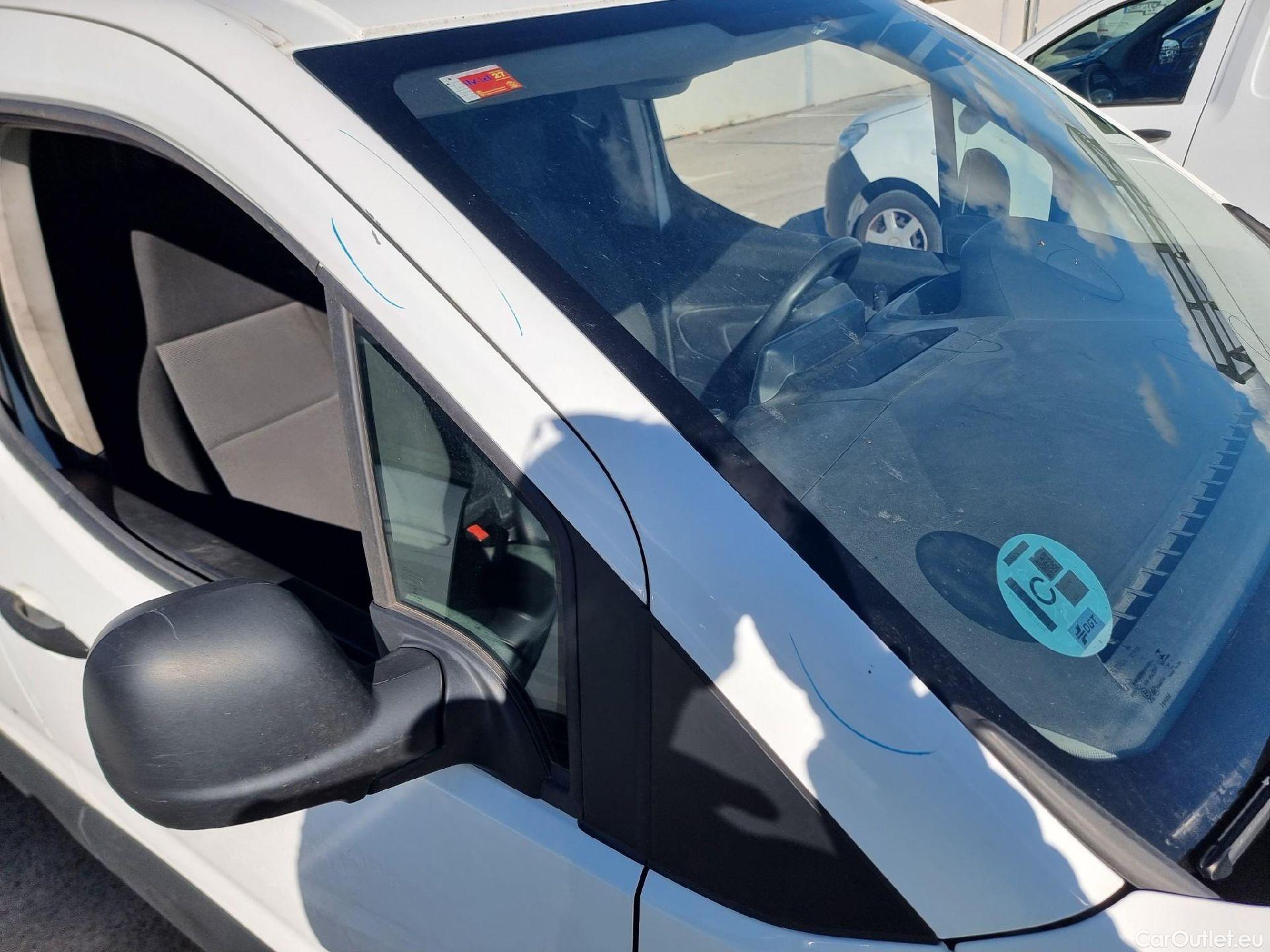  Peugeot  Partner PEUGEOT  / 2018 / 3P / furgón derivado de turismo Pro Standard 600kg BlueHDi 73kW (AC) #58