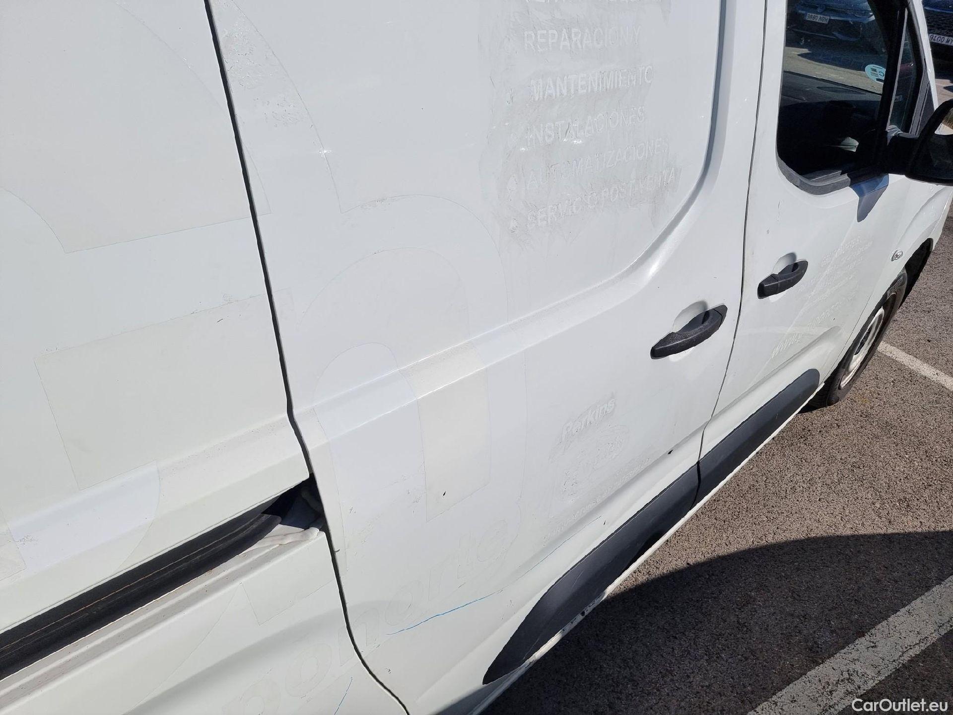  Peugeot  Partner PEUGEOT  / 2018 / 3P / furgón derivado de turismo Pro Standard 600kg BlueHDi 73kW (AC) #49