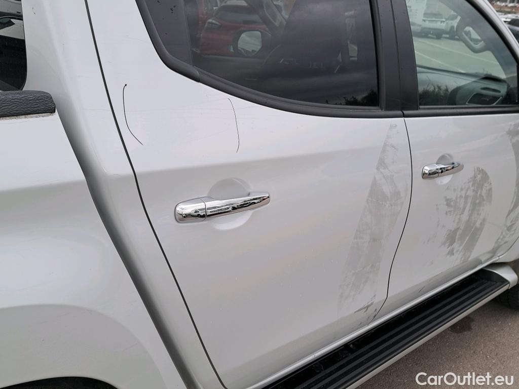  Mitsubishi  L200 MITSUBISHI  / 2019 / 4P / pickup doble cabina D/C 220 DI-D Motion Auto #9