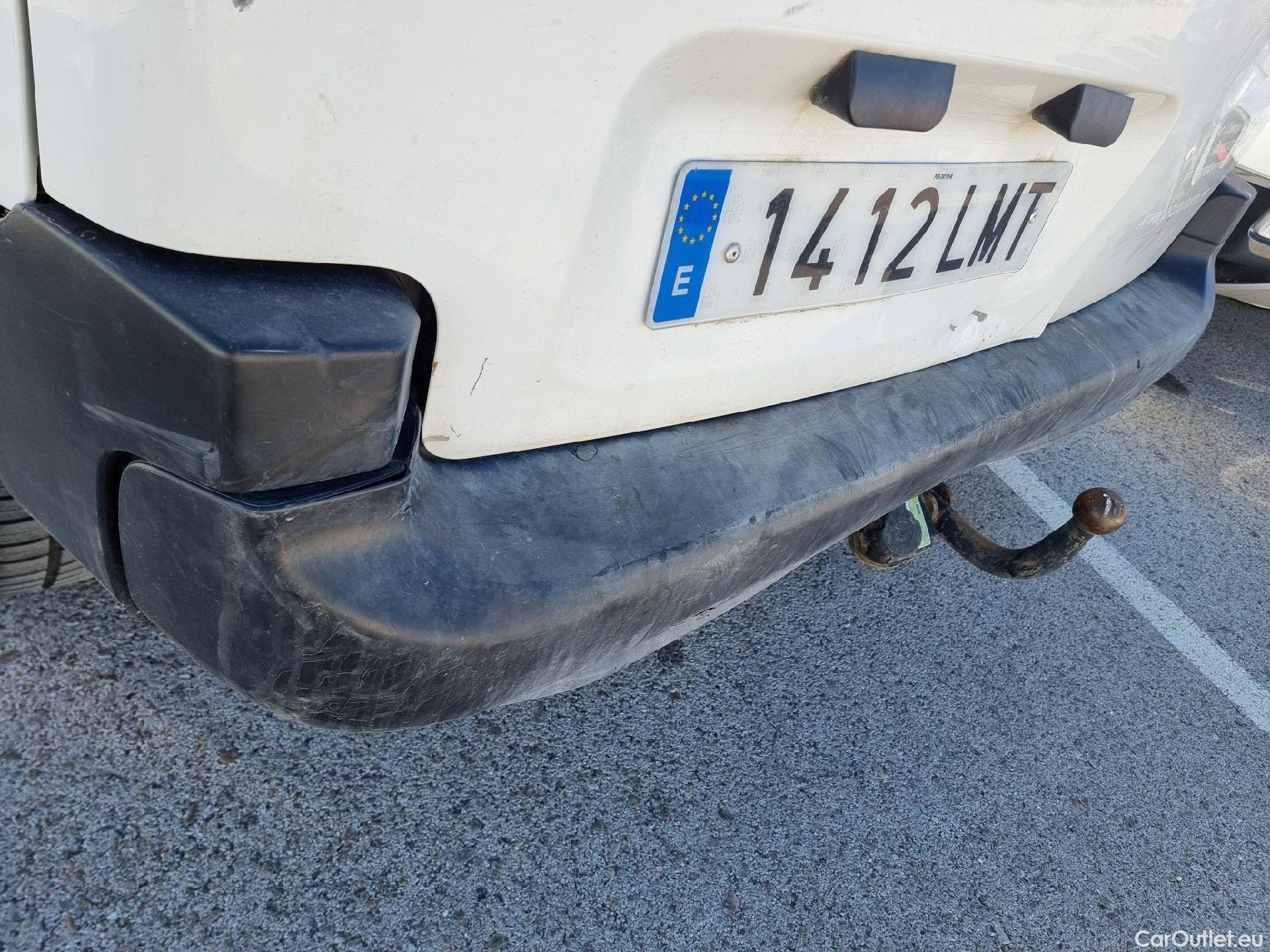  Peugeot  Partner PEUGEOT  / 2018 / 3P / furgón derivado de turismo Pro Standard 600kg BlueHDi 73kW (AC) #42