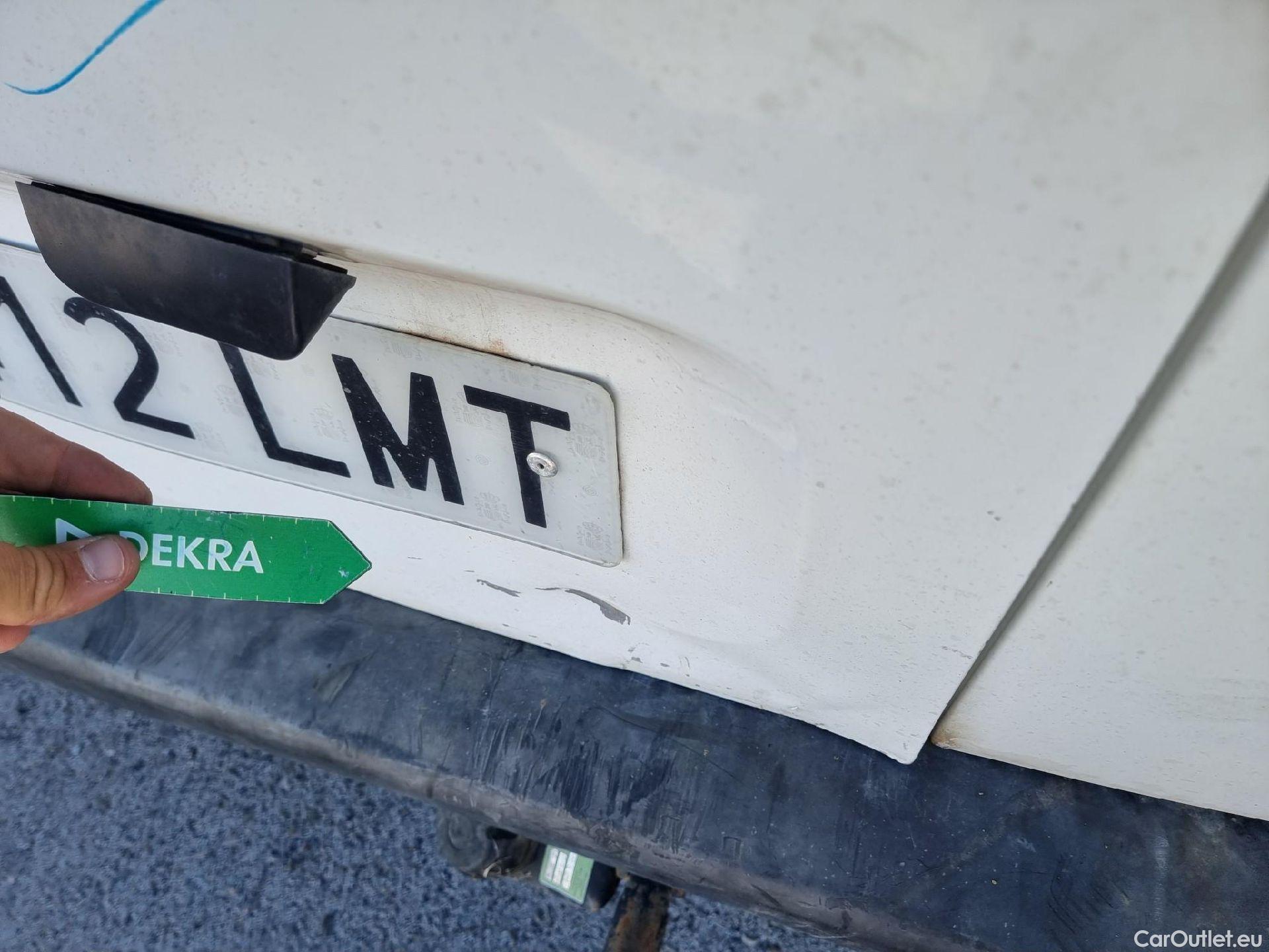  Peugeot  Partner PEUGEOT  / 2018 / 3P / furgón derivado de turismo Pro Standard 600kg BlueHDi 73kW (AC) #46