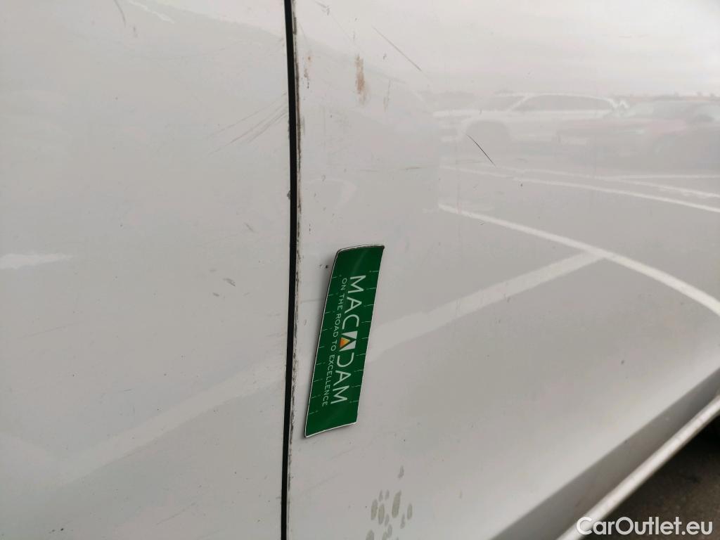  Mercedes  Vito MERCEDES-BENZ  / 2014 / 4P / furgón 114CDI 100kW furgón Pro larga #26