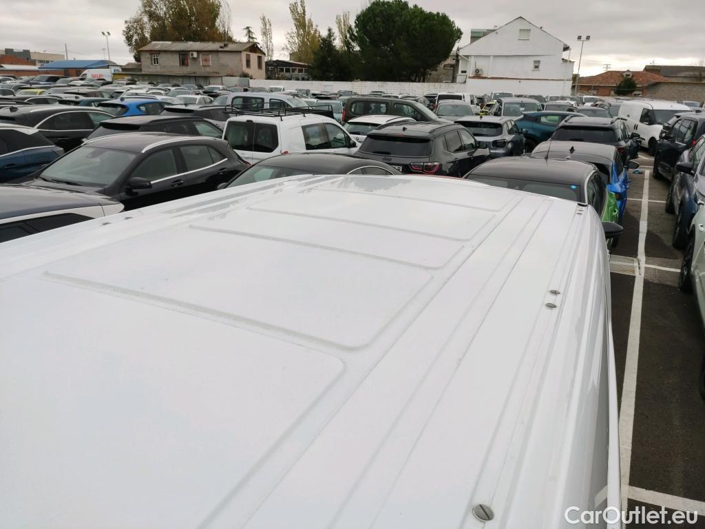  Mercedes  Vito MERCEDES-BENZ  / 2014 / 4P / furgón 114CDI 100kW furgón Pro larga #49