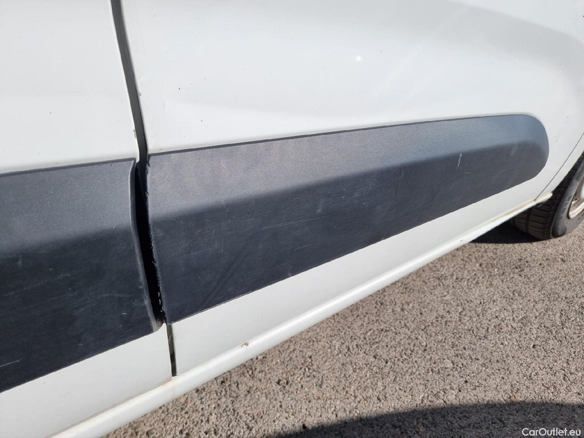  Peugeot  Partner PEUGEOT  / 2018 / 3P / furgón derivado de turismo Pro Standard 600kg BlueHDi 73kW (AC) #54