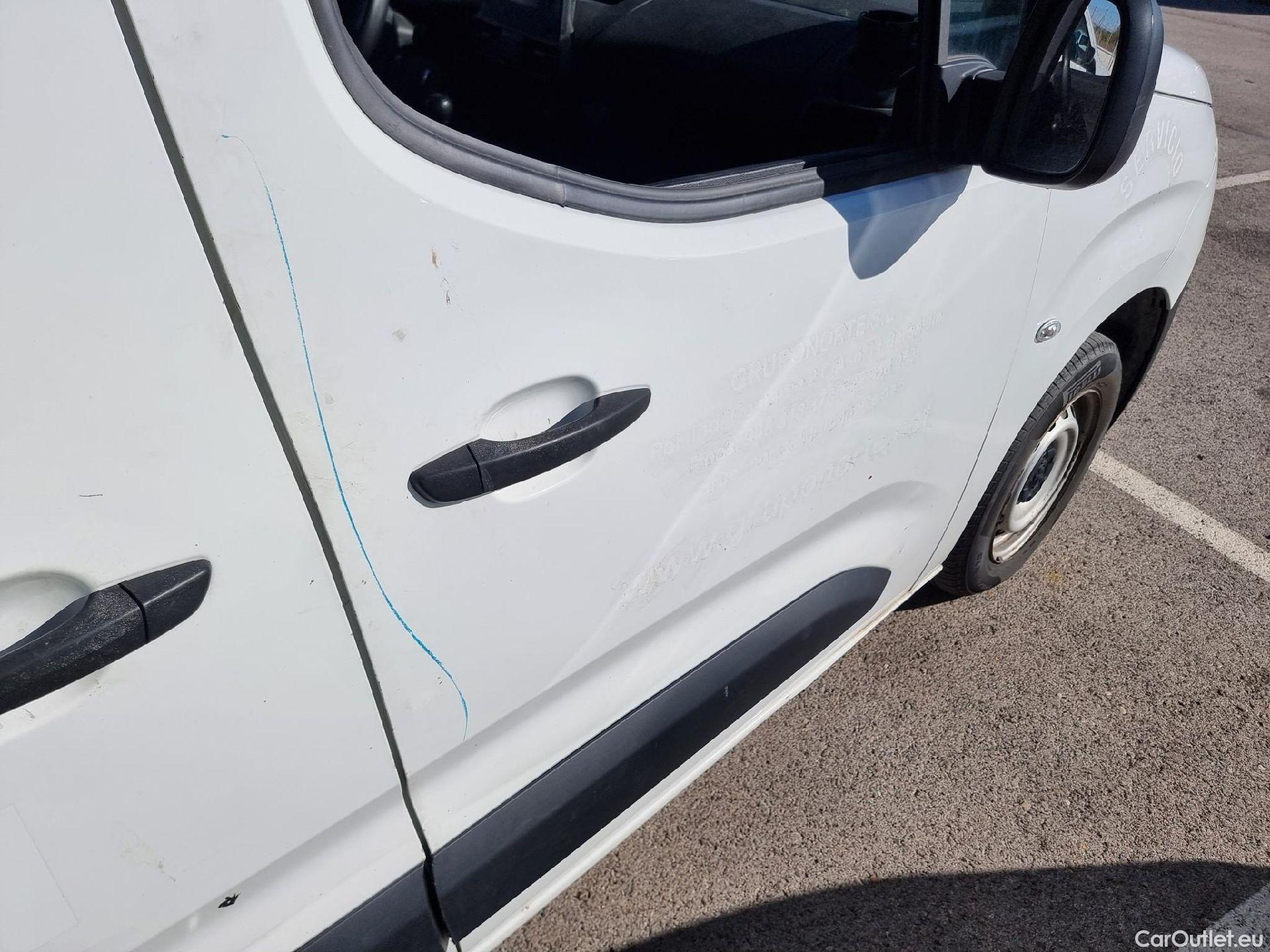  Peugeot  Partner PEUGEOT  / 2018 / 3P / furgón derivado de turismo Pro Standard 600kg BlueHDi 73kW (AC) #55