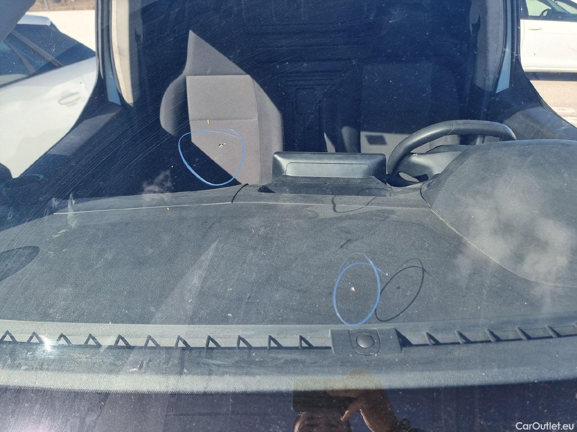  Peugeot  Partner PEUGEOT  / 2018 / 3P / furgón derivado de turismo Pro Standard 600kg BlueHDi 73kW (AC) #27