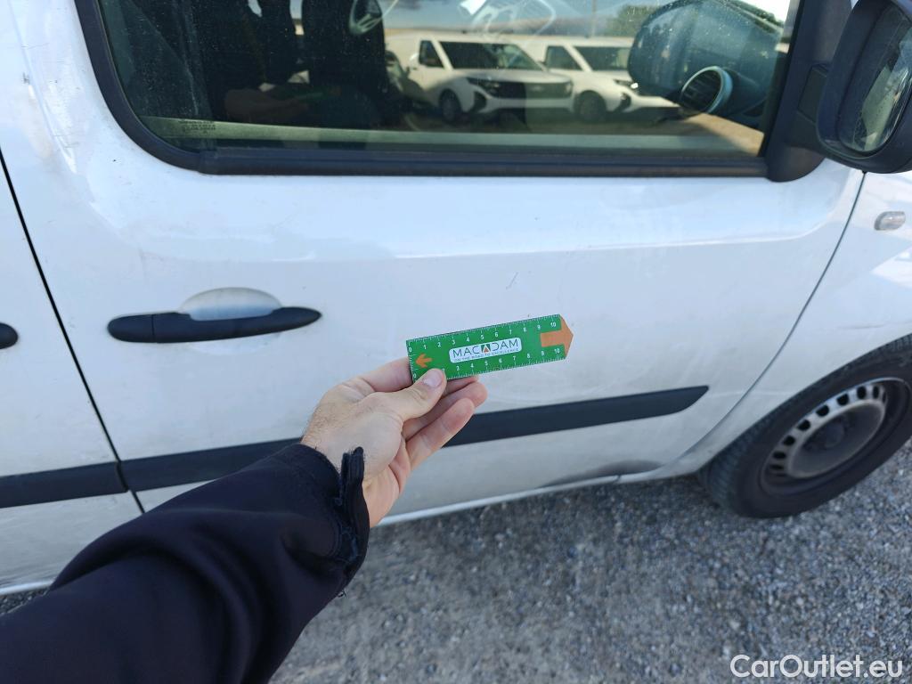  Renault  Kangoo RENAULT  Furgón/2013/3P/furgón derivado de turismo Profesional Blue dCi 70kW (95CV) (CX) #24