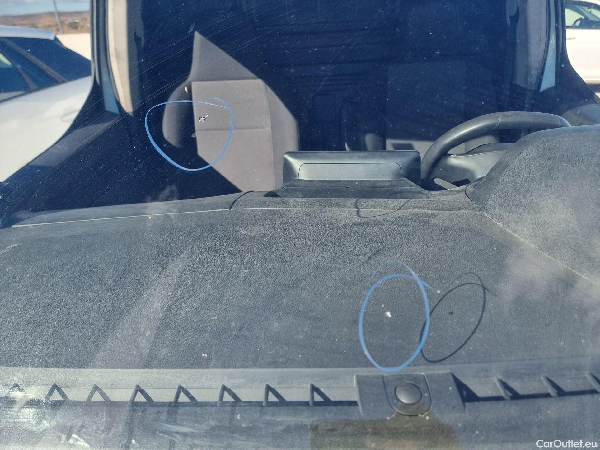  Peugeot  Partner PEUGEOT  / 2018 / 3P / furgón derivado de turismo Pro Standard 600kg BlueHDi 73kW (AC) #25