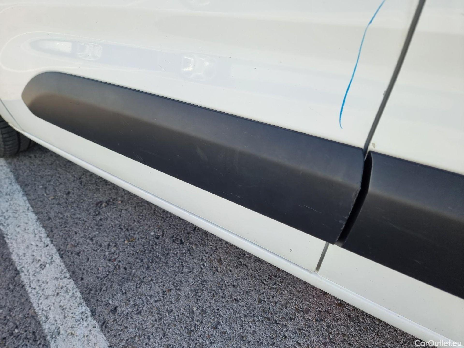  Peugeot  Partner PEUGEOT  / 2018 / 3P / furgón derivado de turismo Pro Standard 600kg BlueHDi 73kW (AC) #33