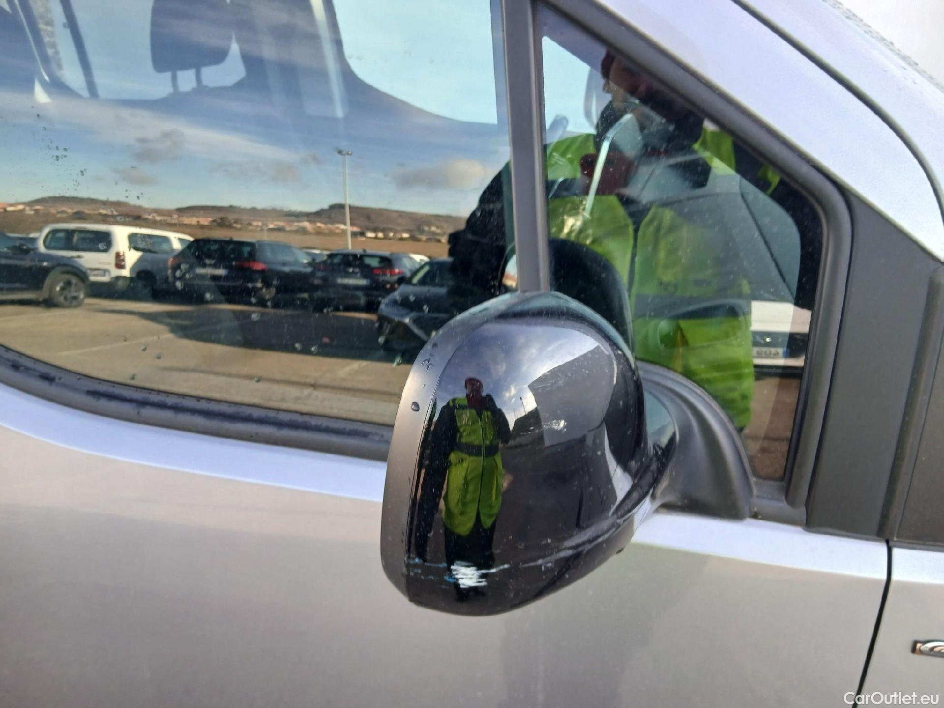  Peugeot  RIFTER PEUGEOT  / 2018 / 5P / monovolumen compacto GT Line Standard BlueHDi 96kW EAT8 #34