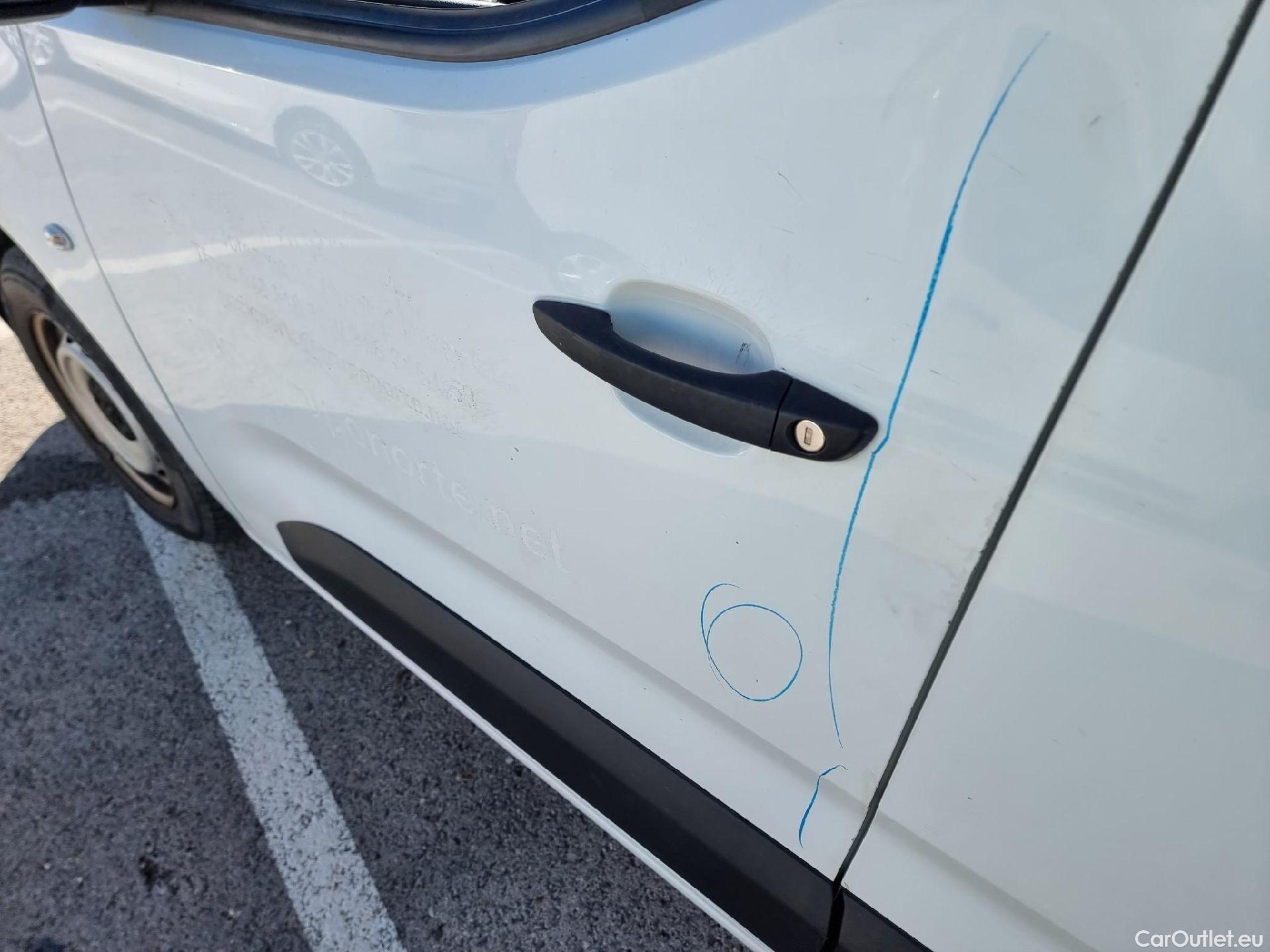  Peugeot  Partner PEUGEOT  / 2018 / 3P / furgón derivado de turismo Pro Standard 600kg BlueHDi 73kW (AC) #31