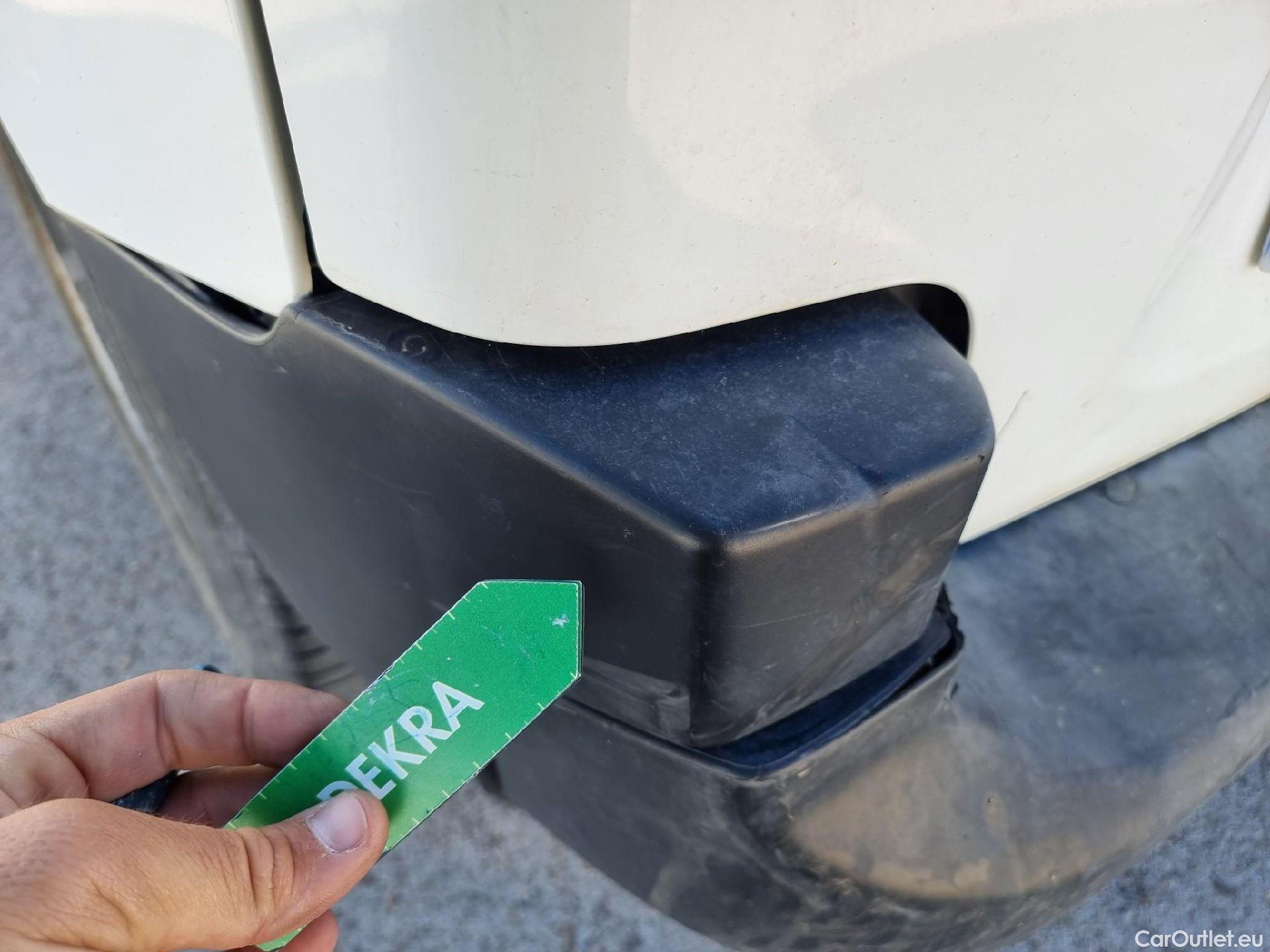  Peugeot  Partner PEUGEOT  / 2018 / 3P / furgón derivado de turismo Pro Standard 600kg BlueHDi 73kW (AC) #40