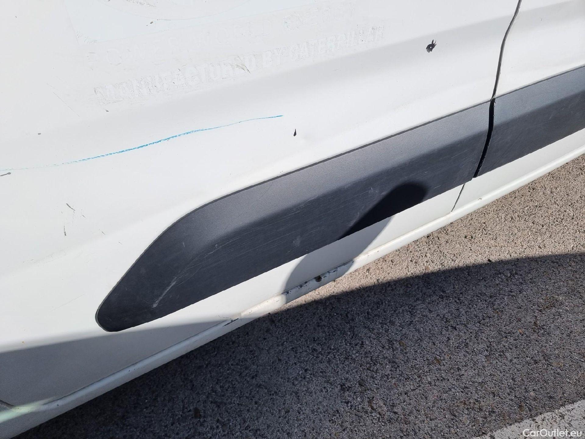  Peugeot  Partner PEUGEOT  / 2018 / 3P / furgón derivado de turismo Pro Standard 600kg BlueHDi 73kW (AC) #52