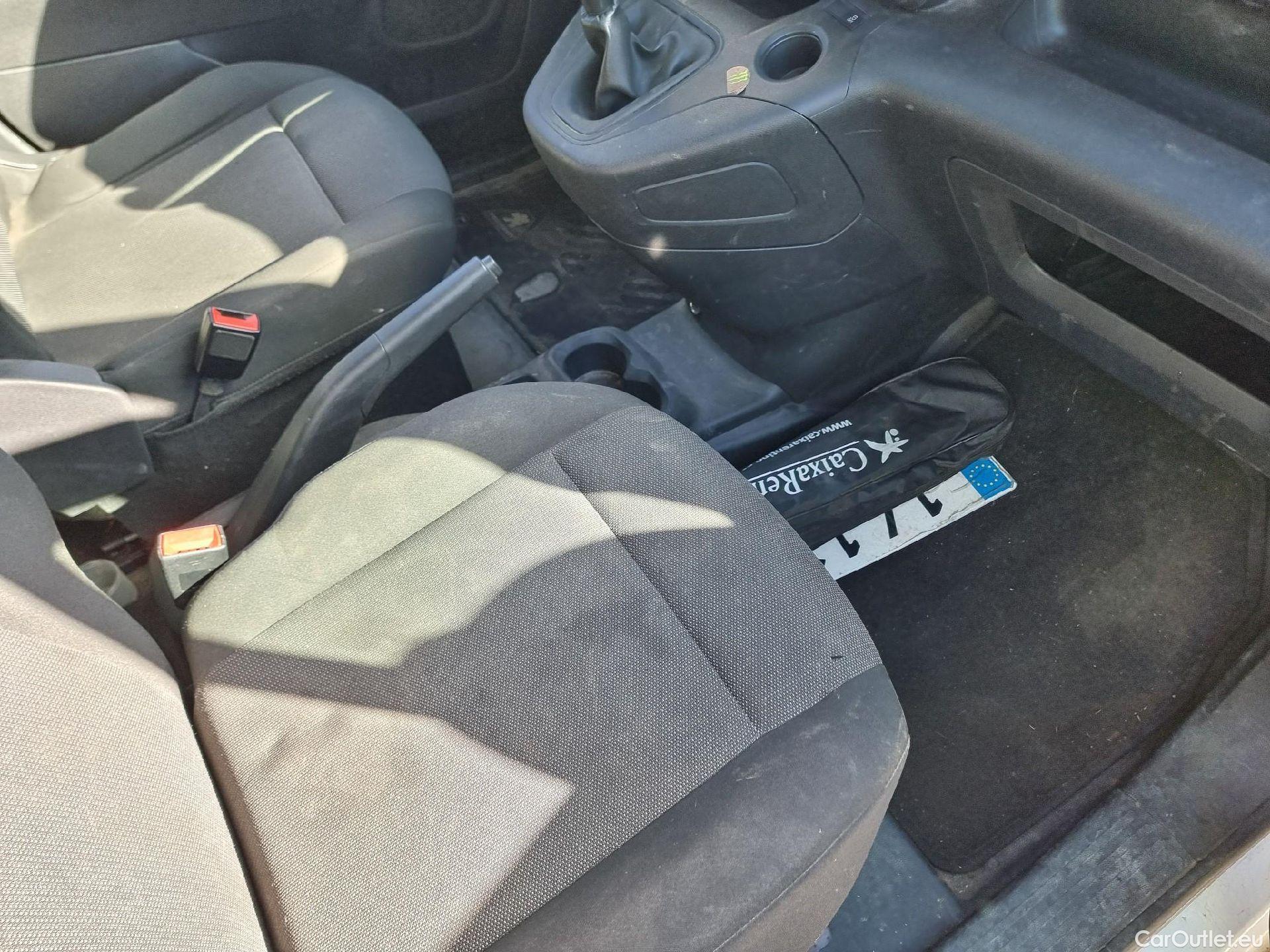  Peugeot  Partner PEUGEOT  / 2018 / 3P / furgón derivado de turismo Pro Standard 600kg BlueHDi 73kW (AC) #8