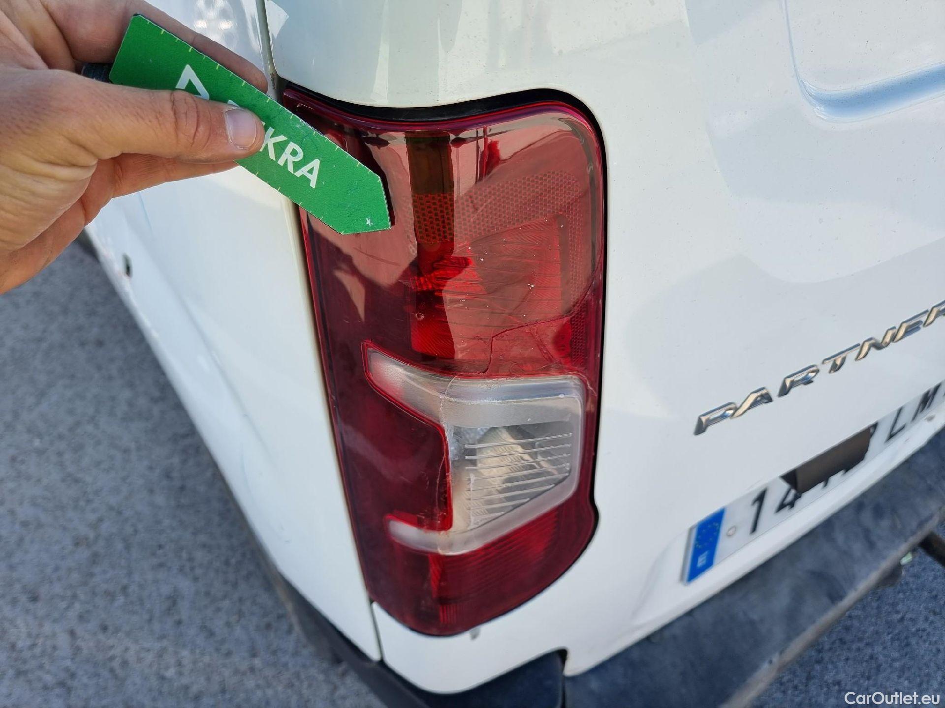  Peugeot  Partner PEUGEOT  / 2018 / 3P / furgón derivado de turismo Pro Standard 600kg BlueHDi 73kW (AC) #37