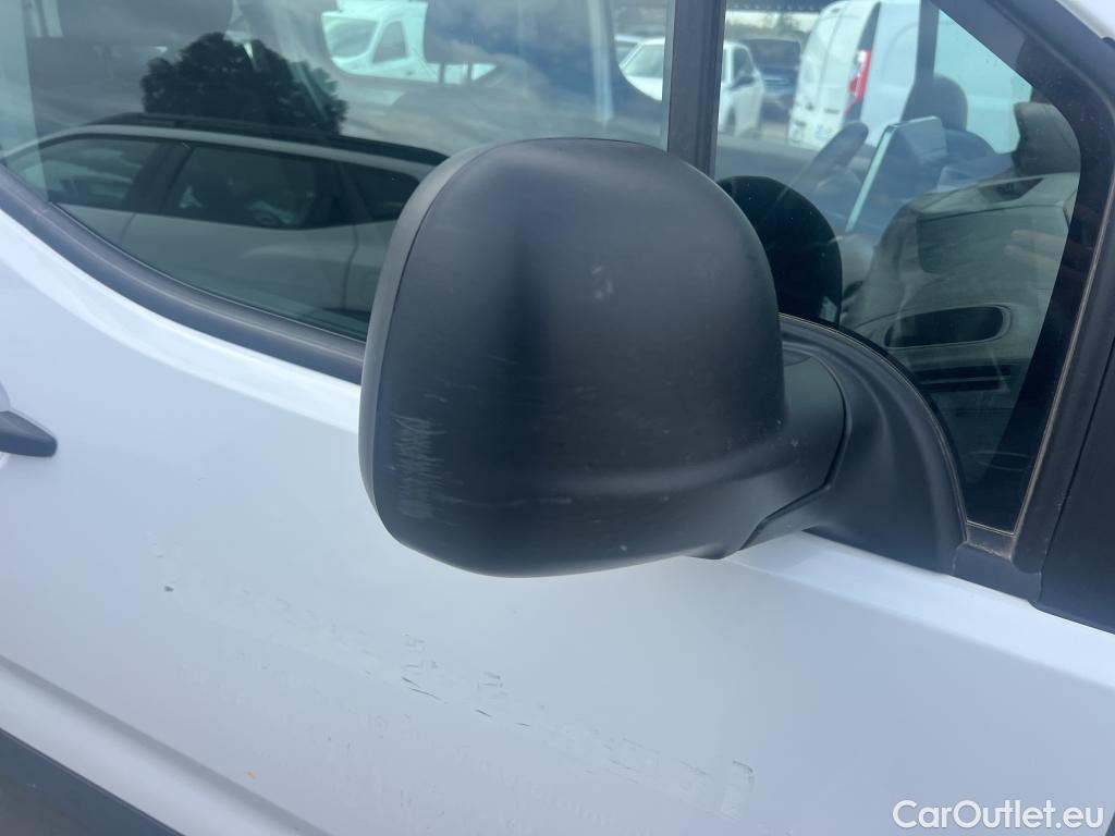  Peugeot  RIFTER PEUGEOT  / 2018 / 4P / monovolumen compacto Active Standard BlueHDi 73kW #19