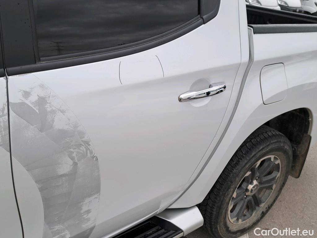  Mitsubishi  L200 MITSUBISHI  / 2019 / 4P / pickup doble cabina D/C 220 DI-D Motion Auto #7