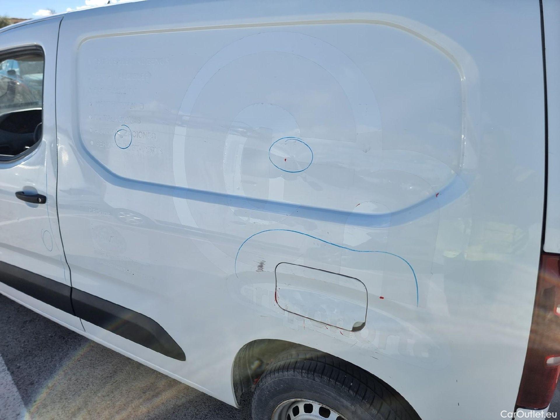  Peugeot  Partner PEUGEOT  / 2018 / 3P / furgón derivado de turismo Pro Standard 600kg BlueHDi 73kW (AC) #35