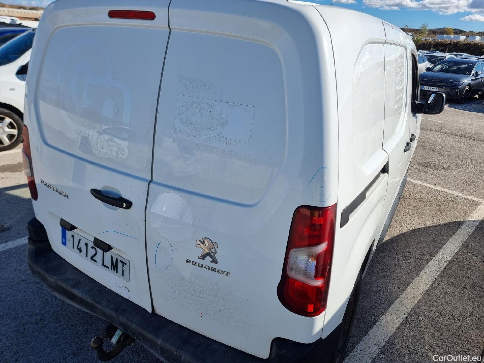  Peugeot  Partner PEUGEOT  / 2018 / 3P / furgón derivado de turismo Pro Standard 600kg BlueHDi 73kW (AC) #44