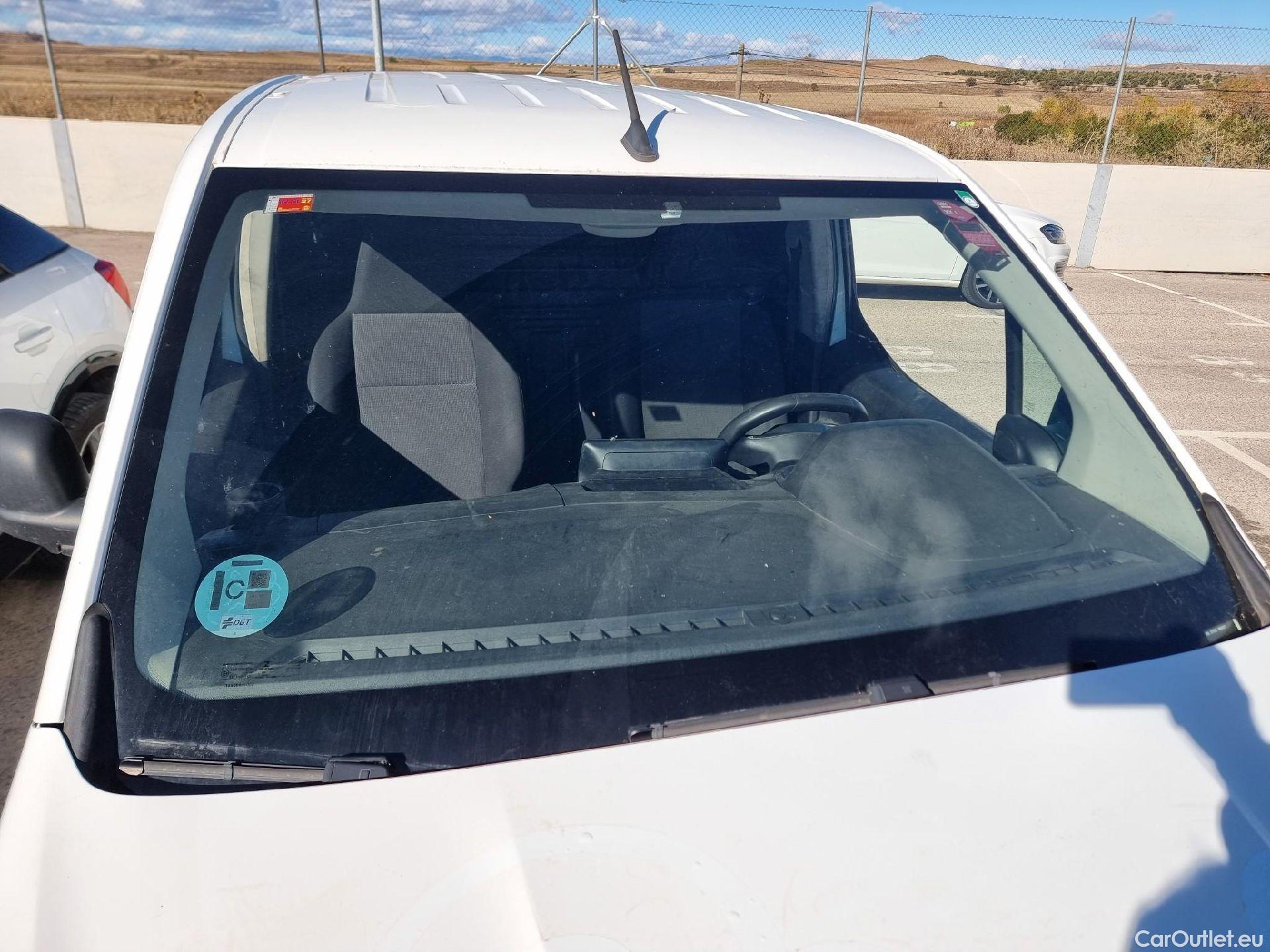  Peugeot  Partner PEUGEOT  / 2018 / 3P / furgón derivado de turismo Pro Standard 600kg BlueHDi 73kW (AC) #24