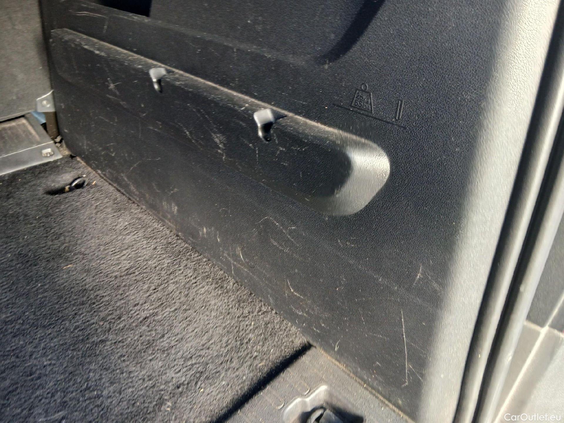  Peugeot  RIFTER PEUGEOT  / 2018 / 5P / monovolumen compacto GT Line Standard BlueHDi 96kW EAT8 #38