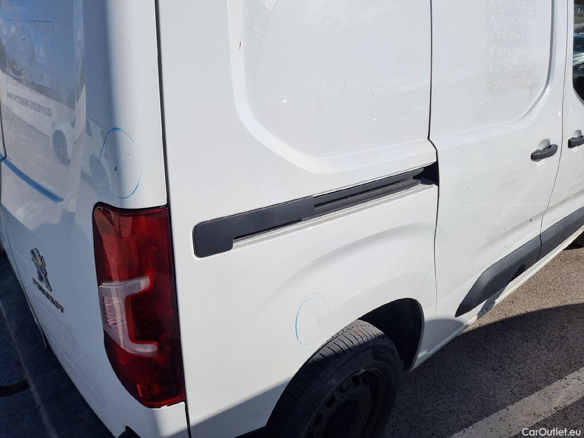  Peugeot  Partner PEUGEOT  / 2018 / 3P / furgón derivado de turismo Pro Standard 600kg BlueHDi 73kW (AC) #48